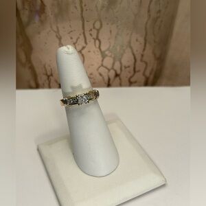 14K DIAMOND ENGAGEMENT RING